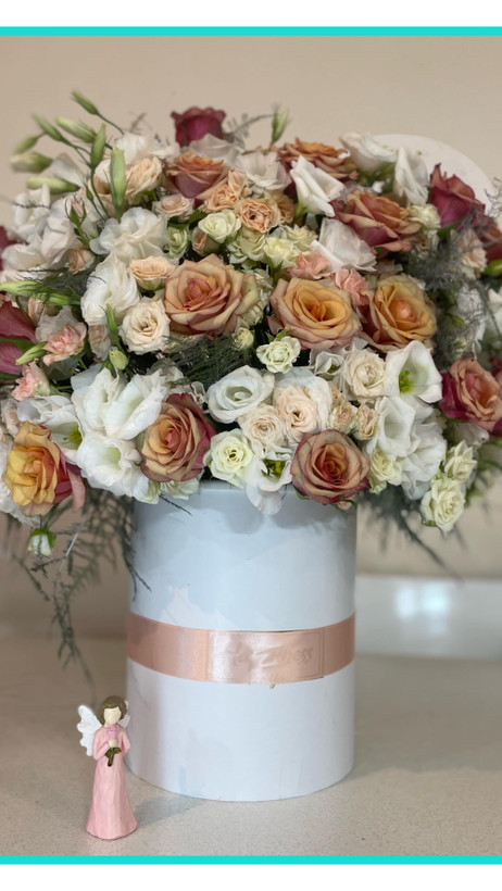 باکس گل طبیعی سفید گلبهی