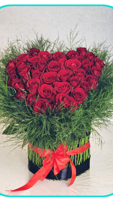 باکس گل قلب ایستاده رز