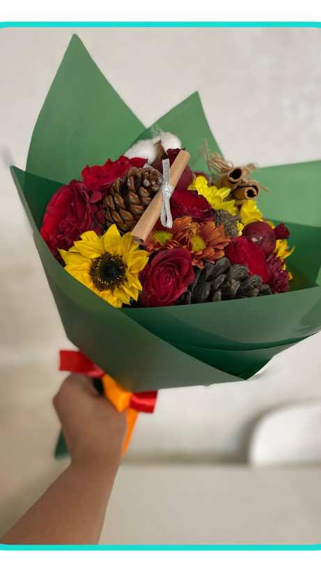 دسته گل کوچک یلدایی
