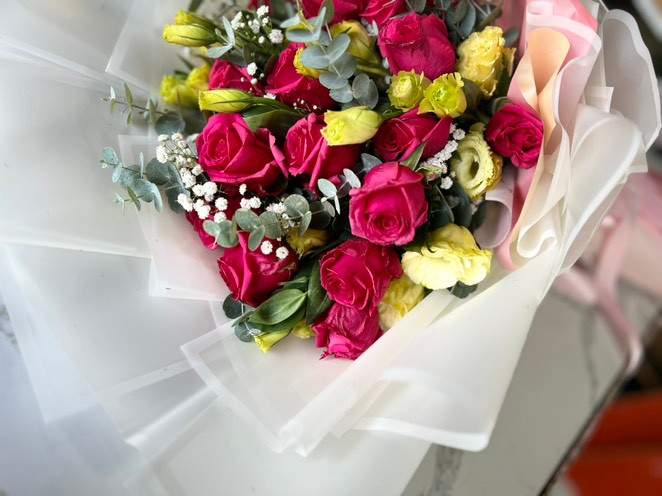 دسته گل رز سرخابی شیک