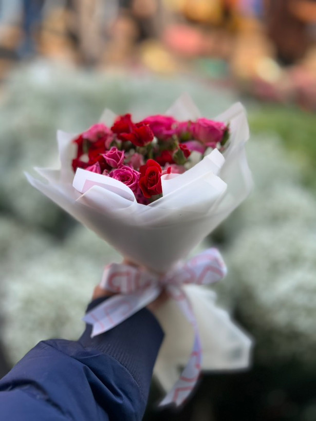 دسته گل کوچک و مینیمال رز مینیاتوری