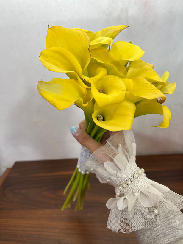 دسته گل شیپوری زرد 15شاخه