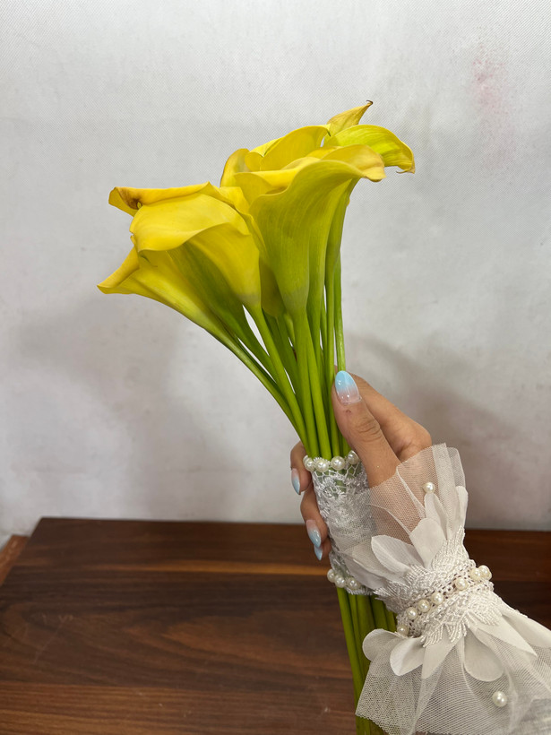 دسته گل شیپوری زرد 15شاخه