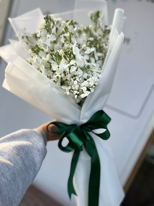 دسته گل شب بو سفید
