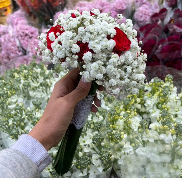 دسته گل عروس زمستونی