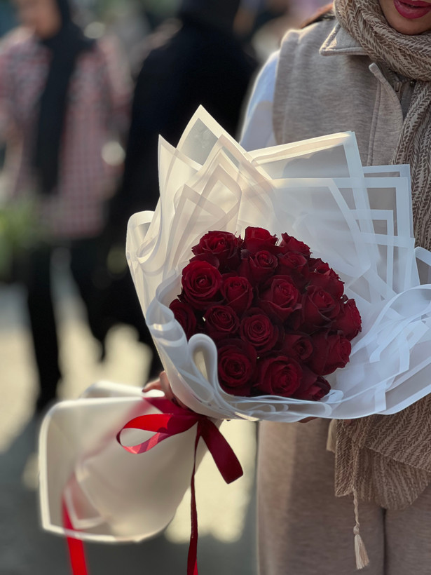 دسته گل رز هلندی قرمز کوچک