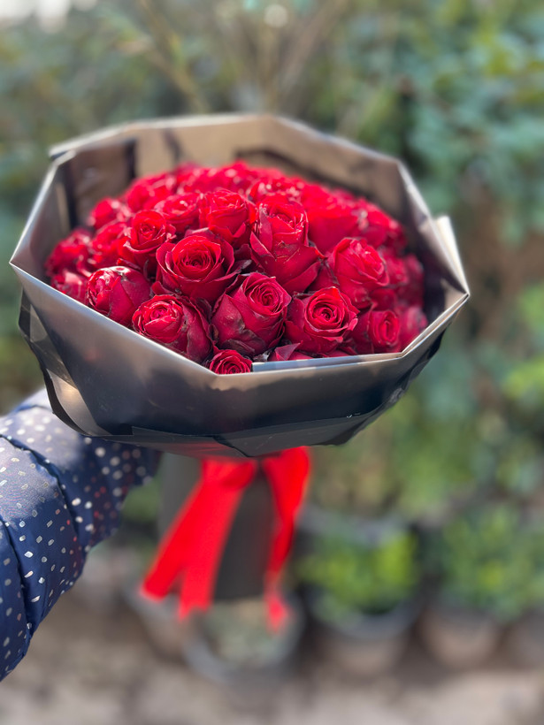 دسته گل رز ایرانی قرمز