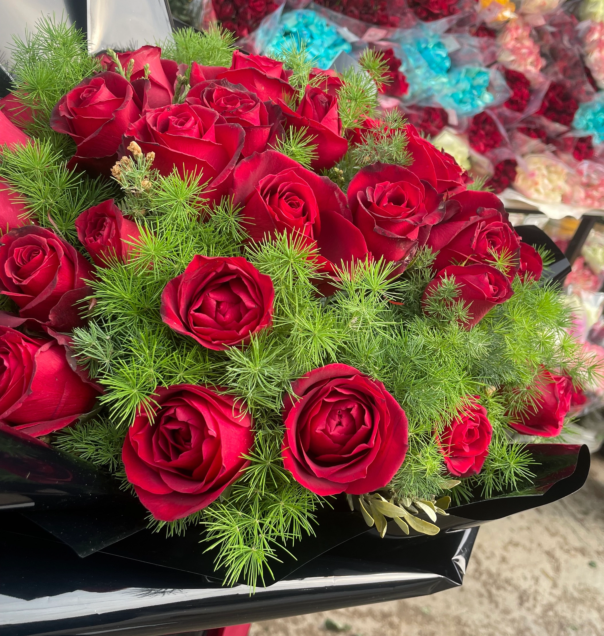 دسته گل رز قرمز هلندی خاص