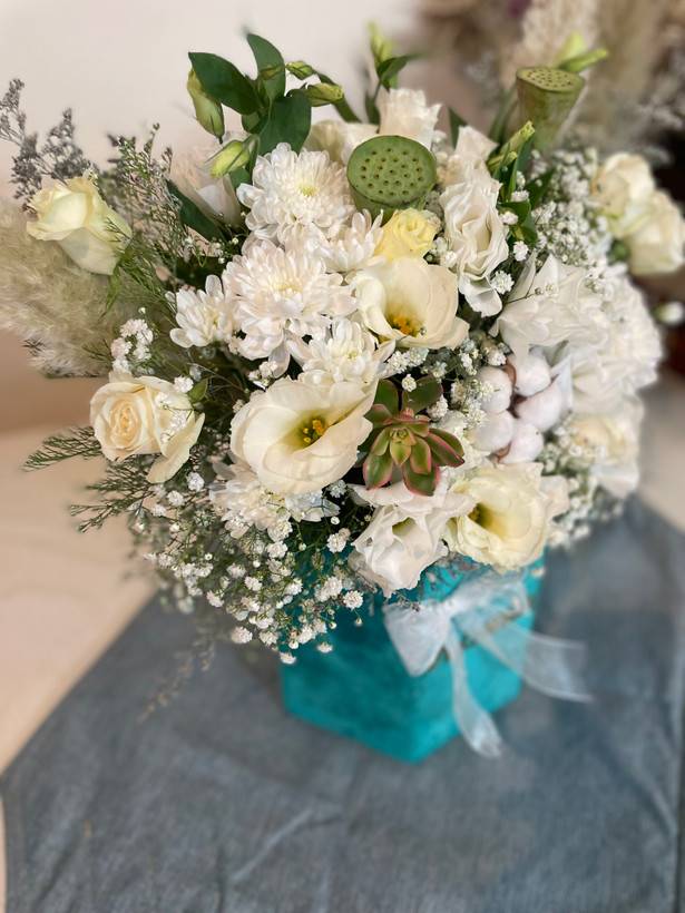 باکس گل شش ضلعی آبی