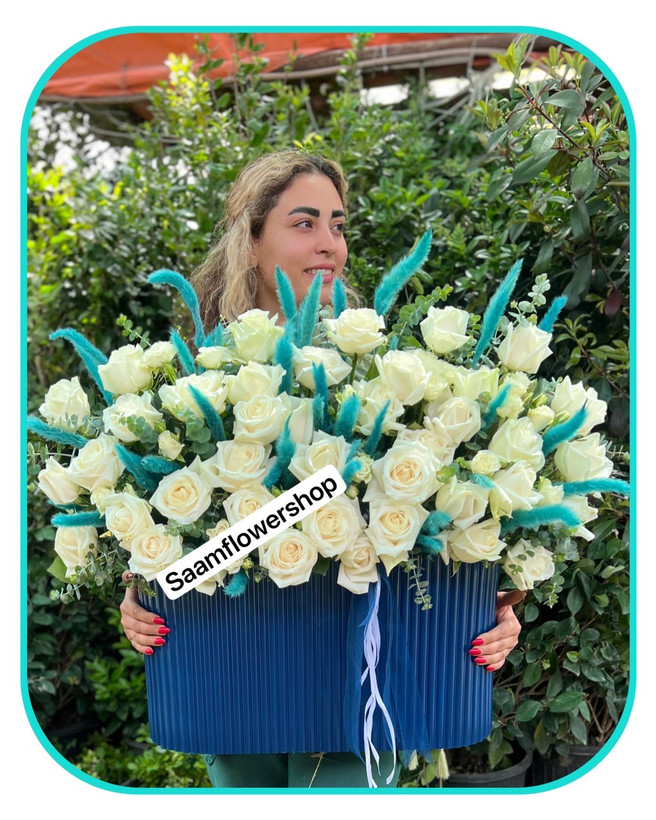 باکس گل با رز سفید هلندی