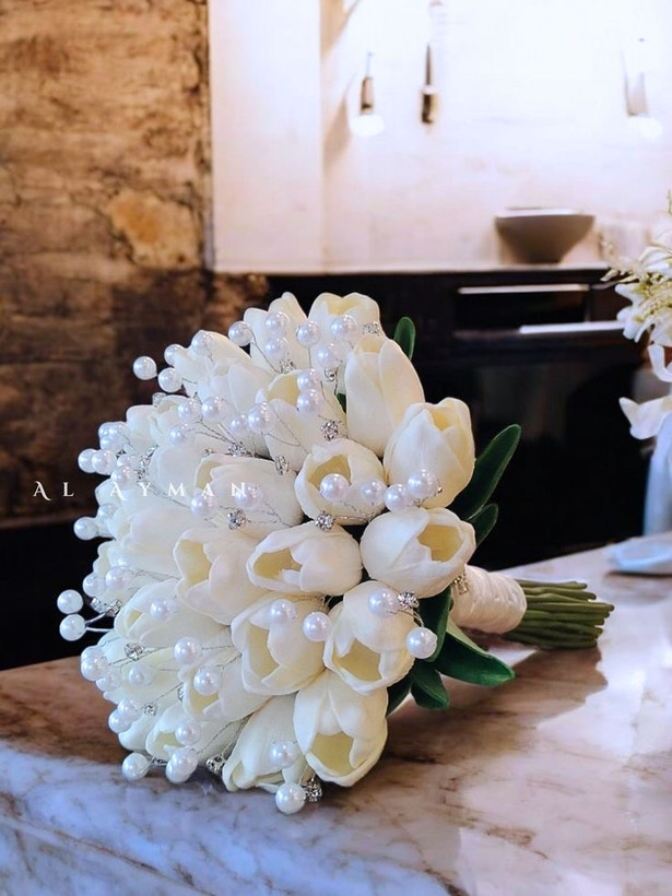 دسته گل عروس بزرگ مصنوعی با لاله و مروارید