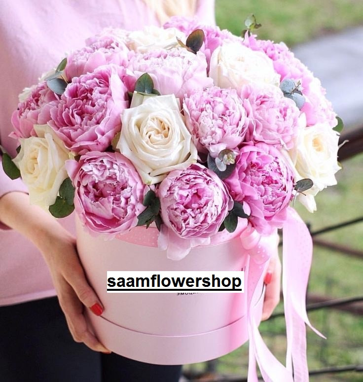 باکس گل پینترسی صورتی با گل پیونی و رز